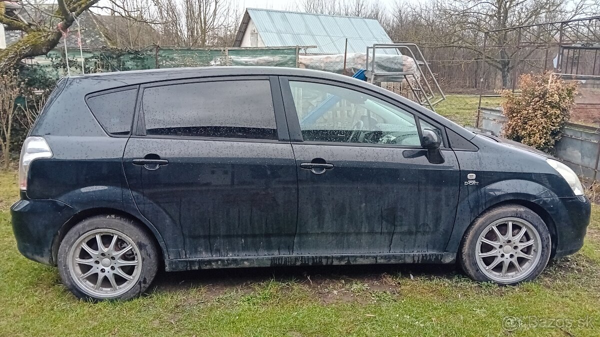 Toyota corolla verso 130 kw 7- miestne - 2