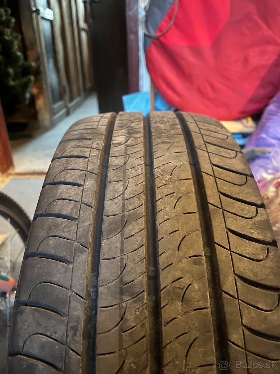 215/65R16C - 2