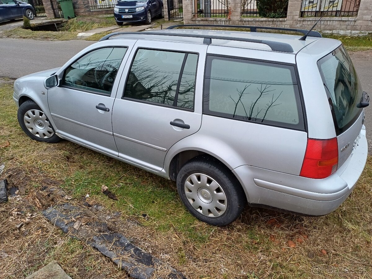 Rozpredám VW Golf 4 kombi 1.6i - 2