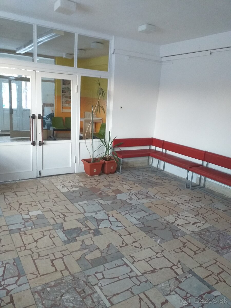 Zdravotnícke priestory - 85 m2 - 2
