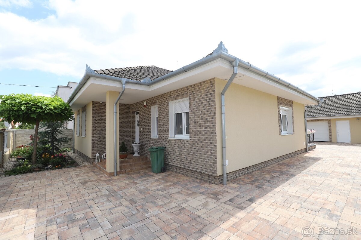 4 izbový rodinný dom so zariadením, pozemok 1174 m2 - 2