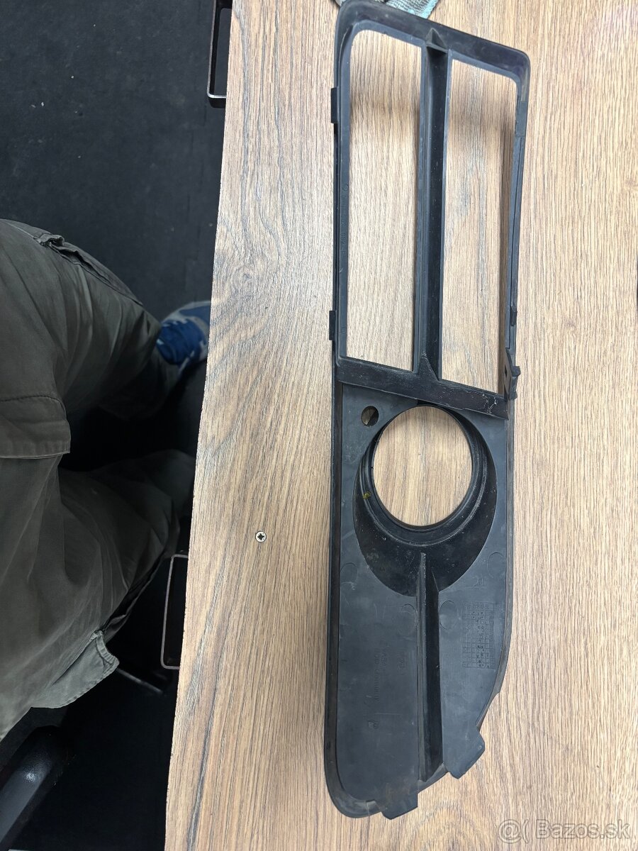 Predám pravú S-line mriežku Audi A4 B7 - 2