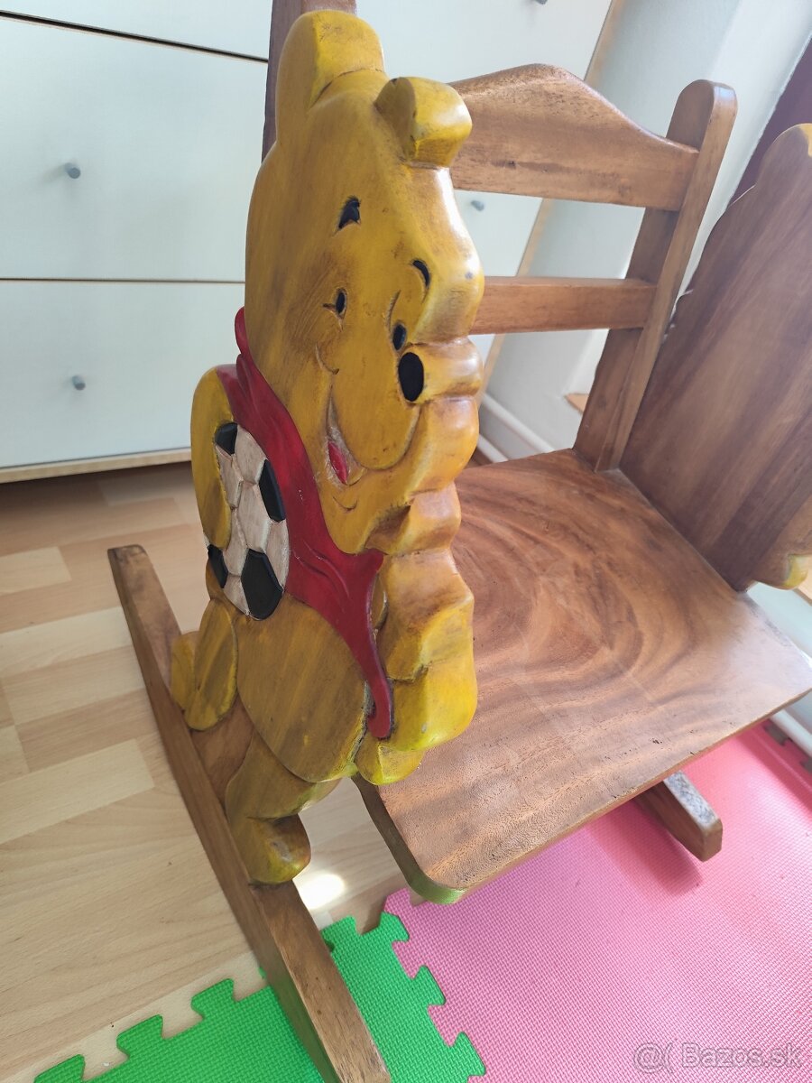 Predám masívne drevené kresielko Macko Pu - 2