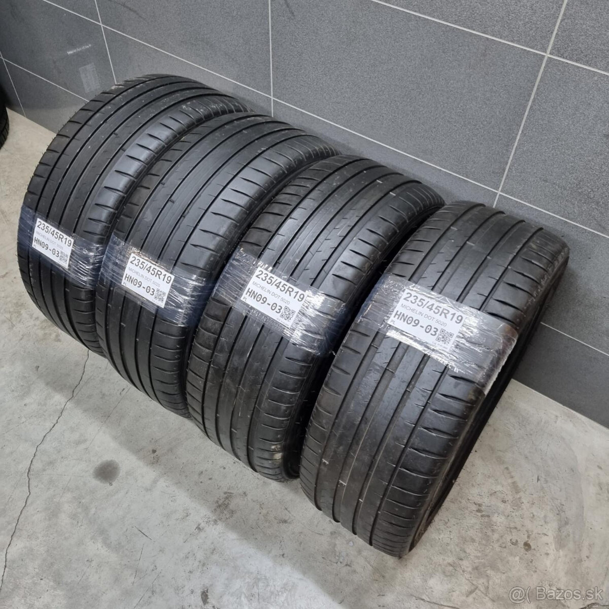 Letné pneumatiky 235/45 R19 MICHELIN - 2