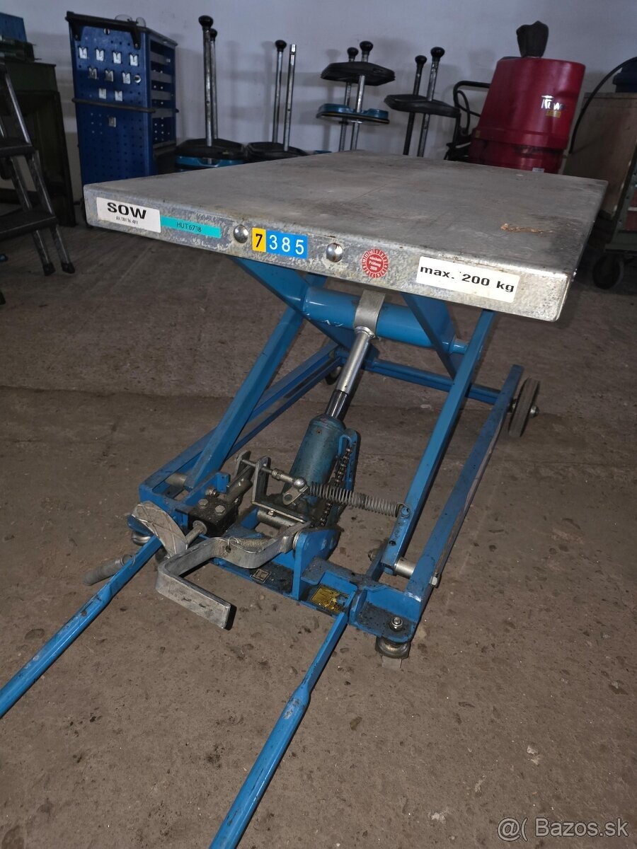 Na predaj Hydraulický stôl - 2