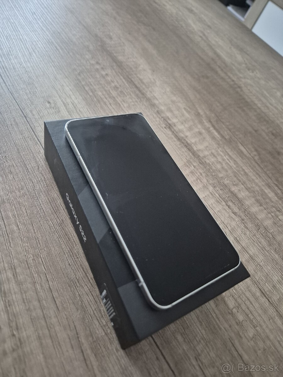 Samsung Galaxy S22 - 2