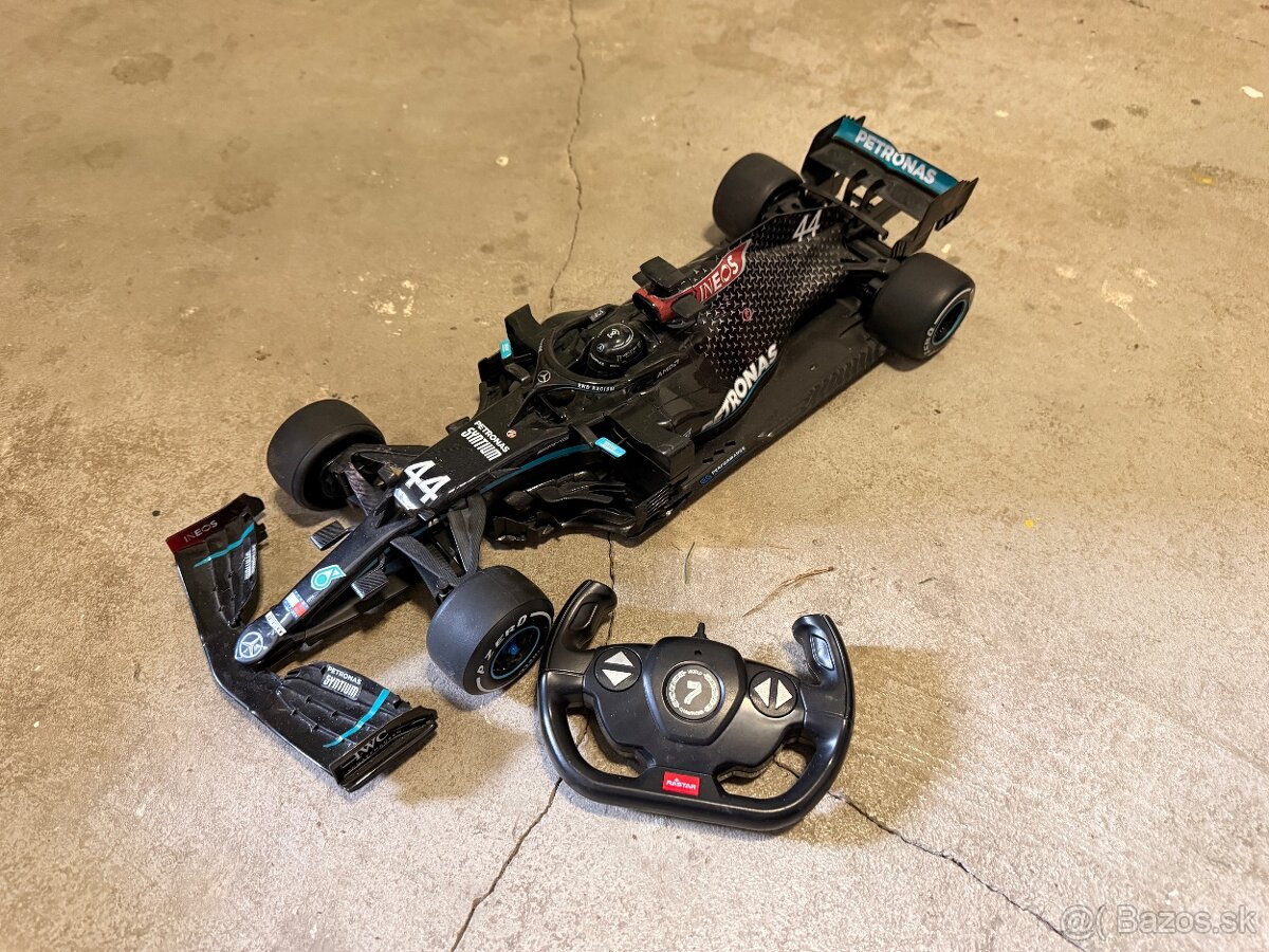 RC formula mercedes 44 petronas - 2