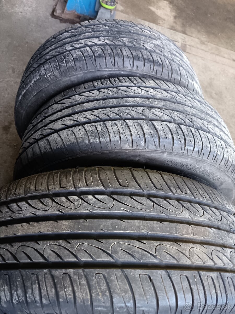 205/60r15 - 2