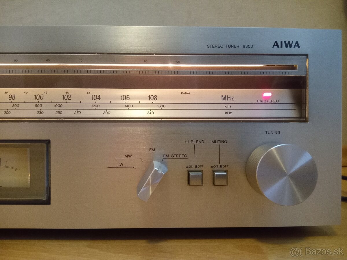 AIWA Stereo Tuner 9300 - 2