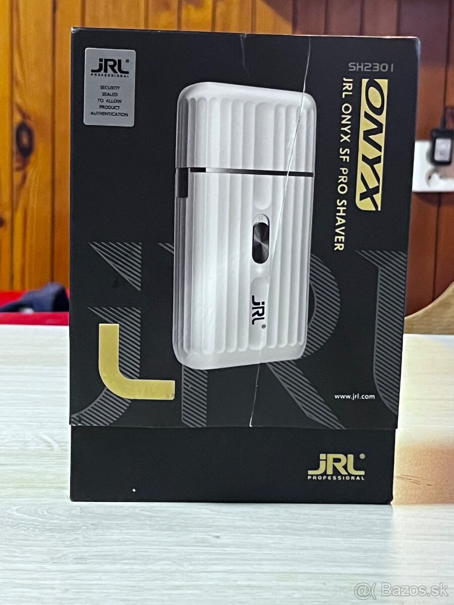 Predám strojčeky a celú výbavu pre barbera. - 2