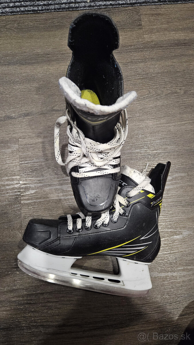 korčule CCM TACKS 1092 v.39 - 2