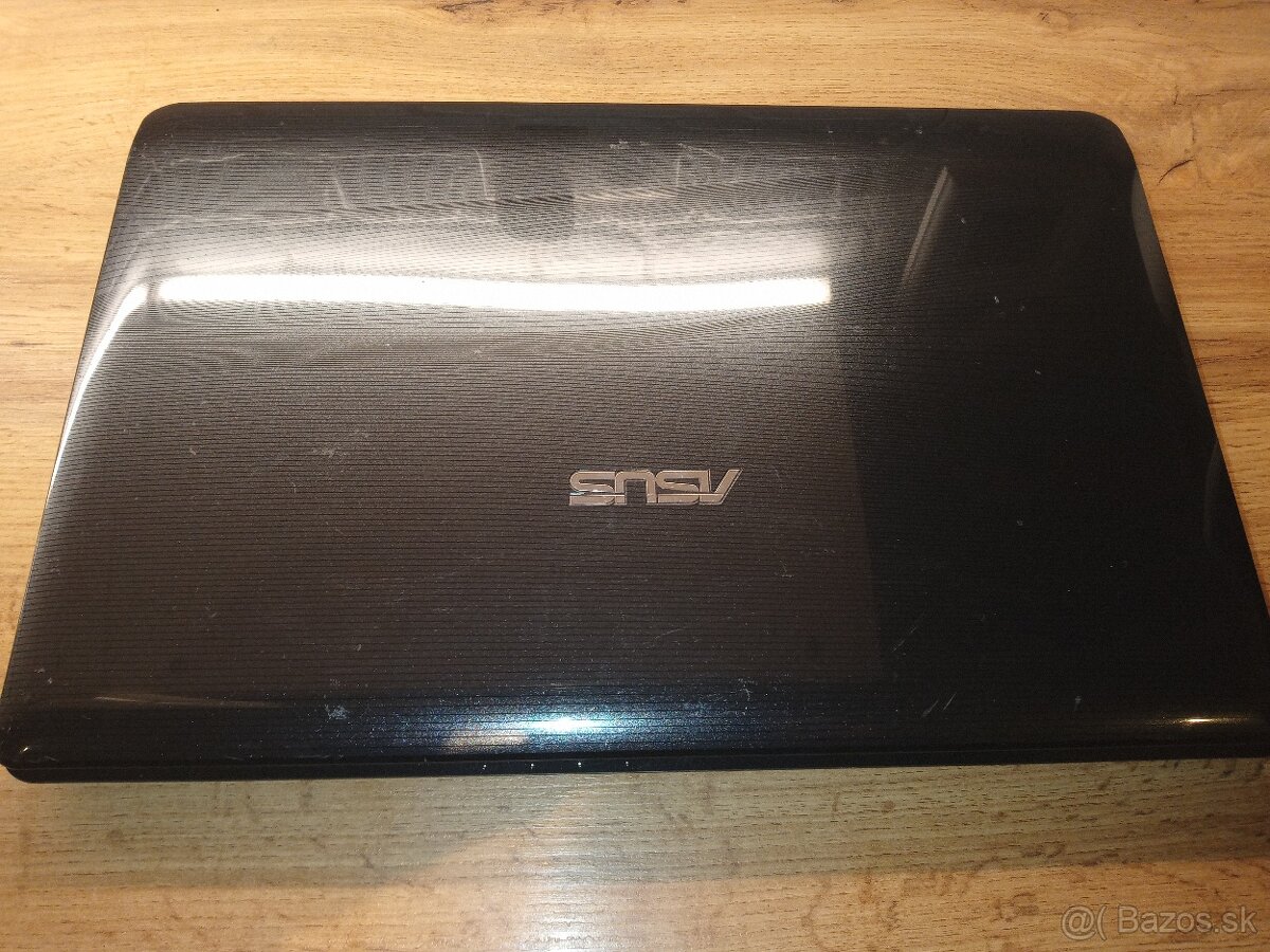 Predám notebook Asus A72 D - 2