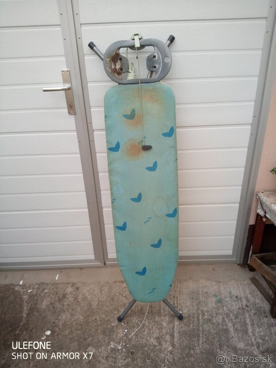 Veľká žehliaca doska so zásuvkou - 2