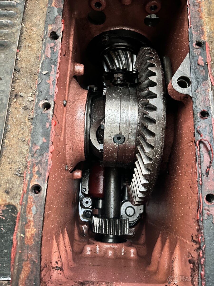 Zadný difecencial zetor - 2