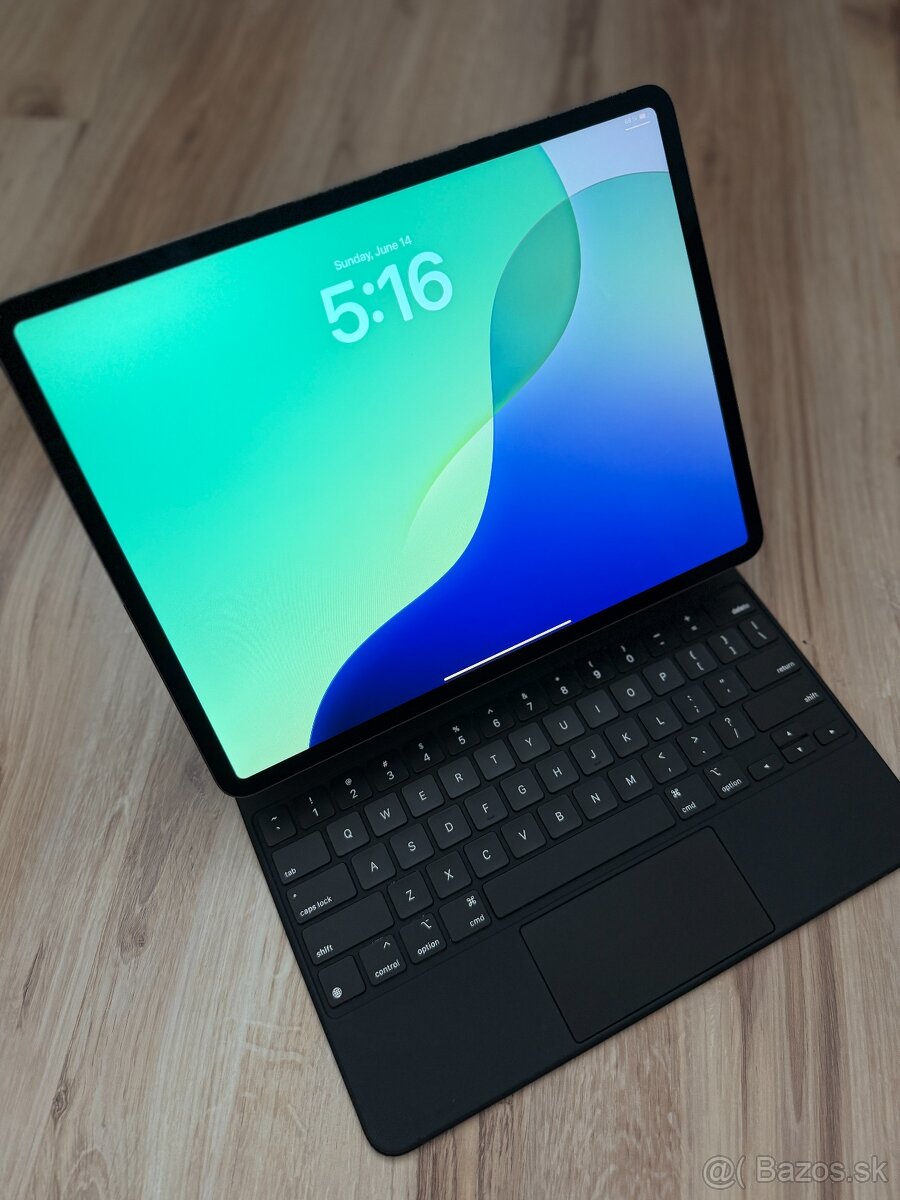 iPad Pro 12.9 - 4 generace 256gb + Magic keyboard 12.9 - 2