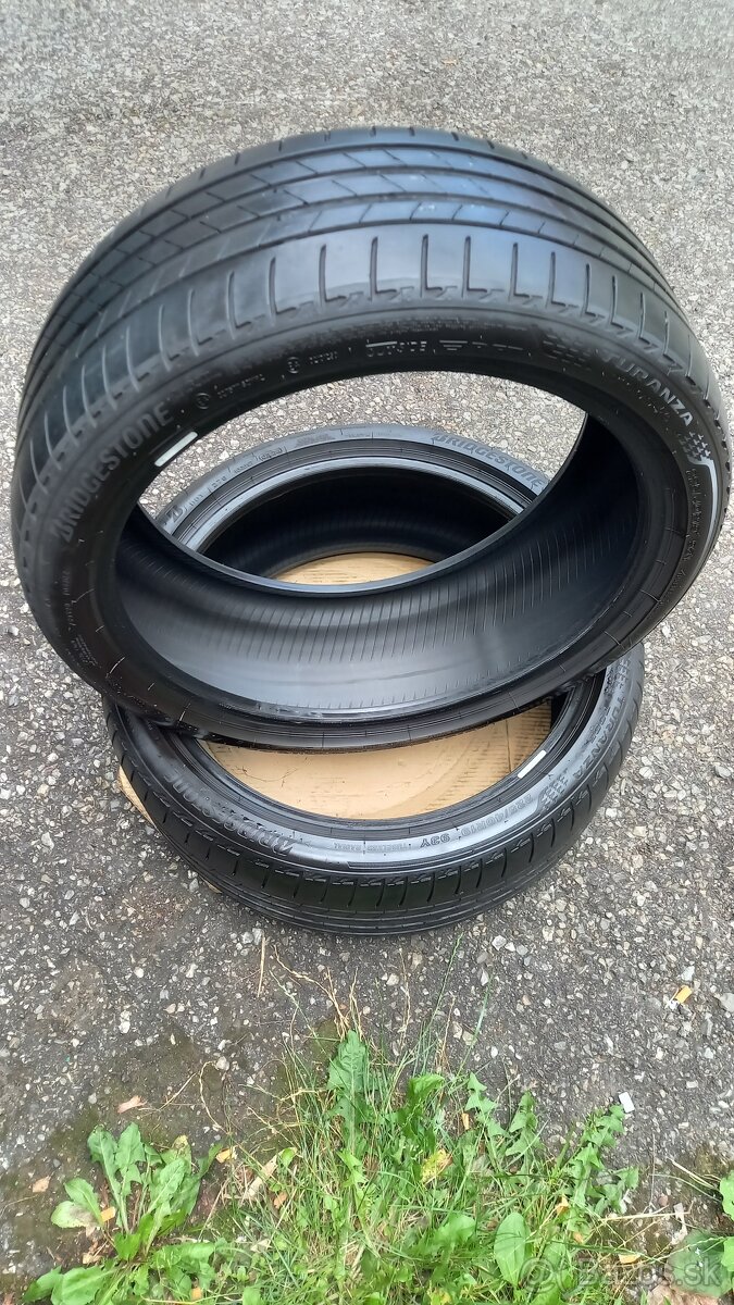 Pneumatiky 225/40R19 - 2