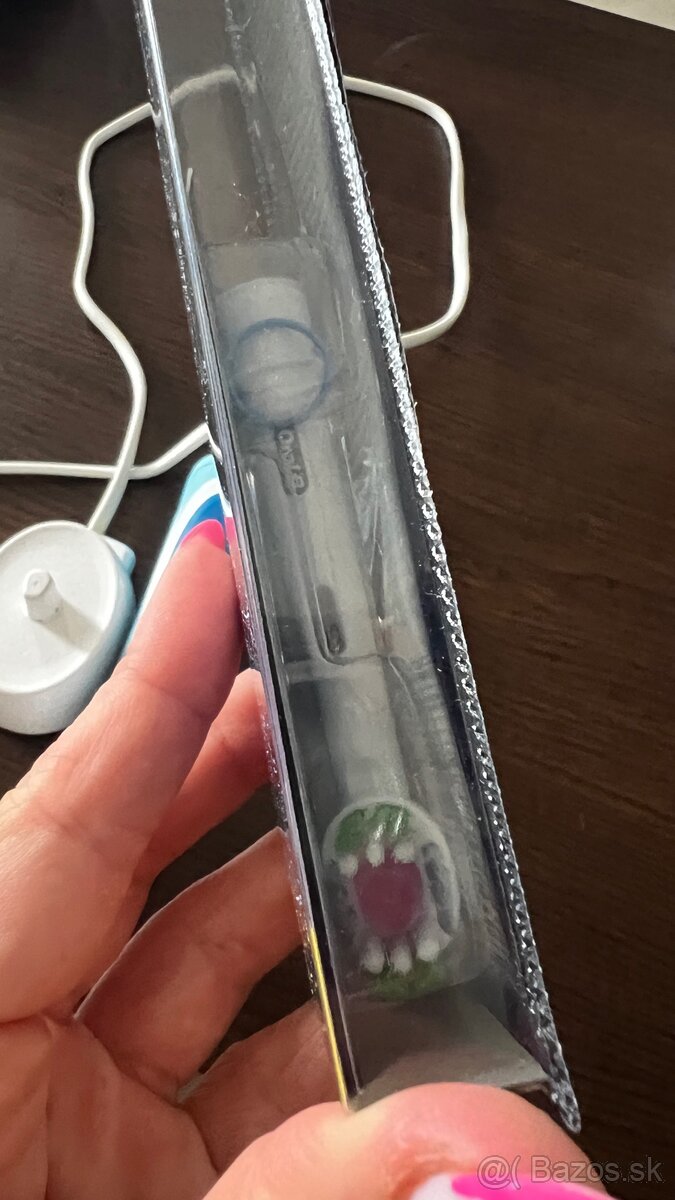 Elektronická zubná kefka - 2