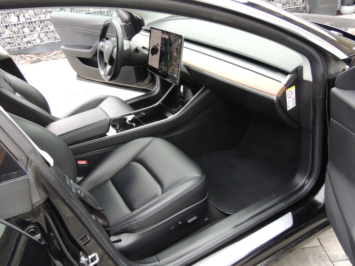 Tesla Model 3 STANDARD RANGE TOP SK SPZ 2019 - 2