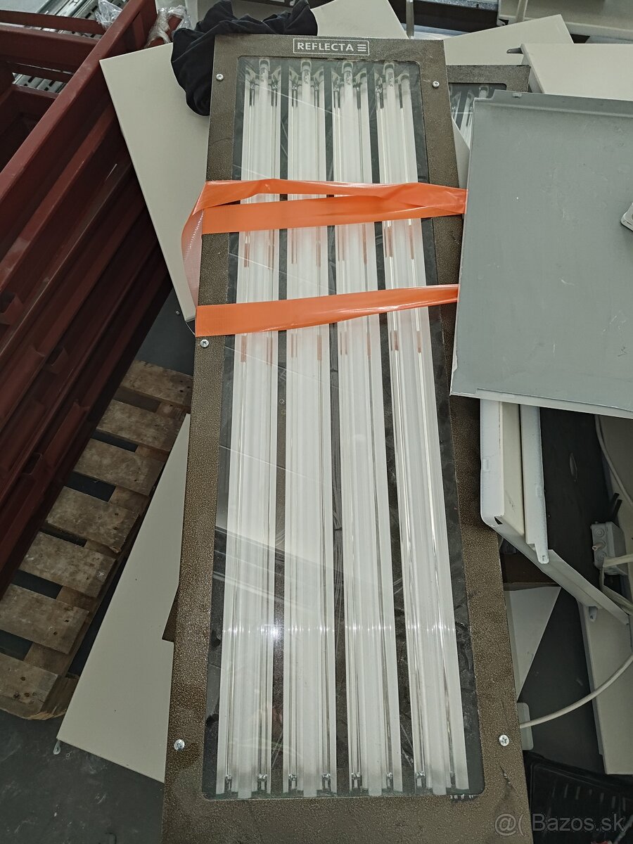 Posledné kusy.Kvalitné svetlá do garáží, dielní. - 2