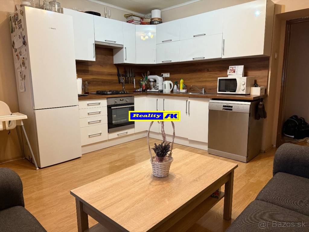 3 izbový zrekonštruovaný byt na predaj Vrútky - 2