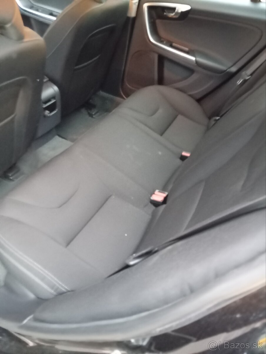 Volvo v60 - 2
