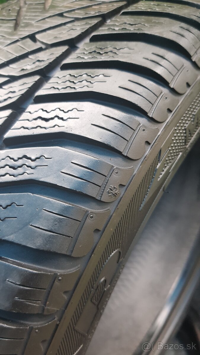 Pneu GOOD YEAR 245/45/17 a CONTI 225/45/17 M+S - 2