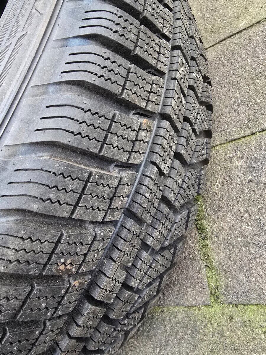 215/65 r17 zimná hankook evo2 - 2
