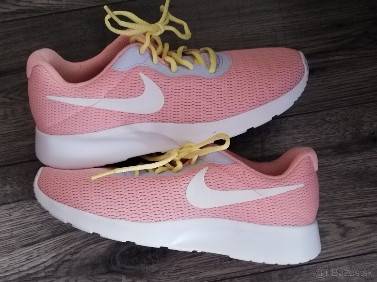 Nové tenisky zn. Nike veľ. 41 - 2