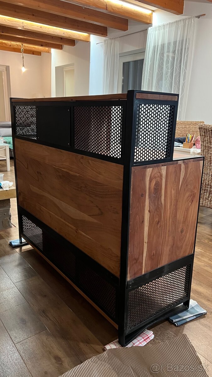 Kuchynská skrinka - Masív - 2