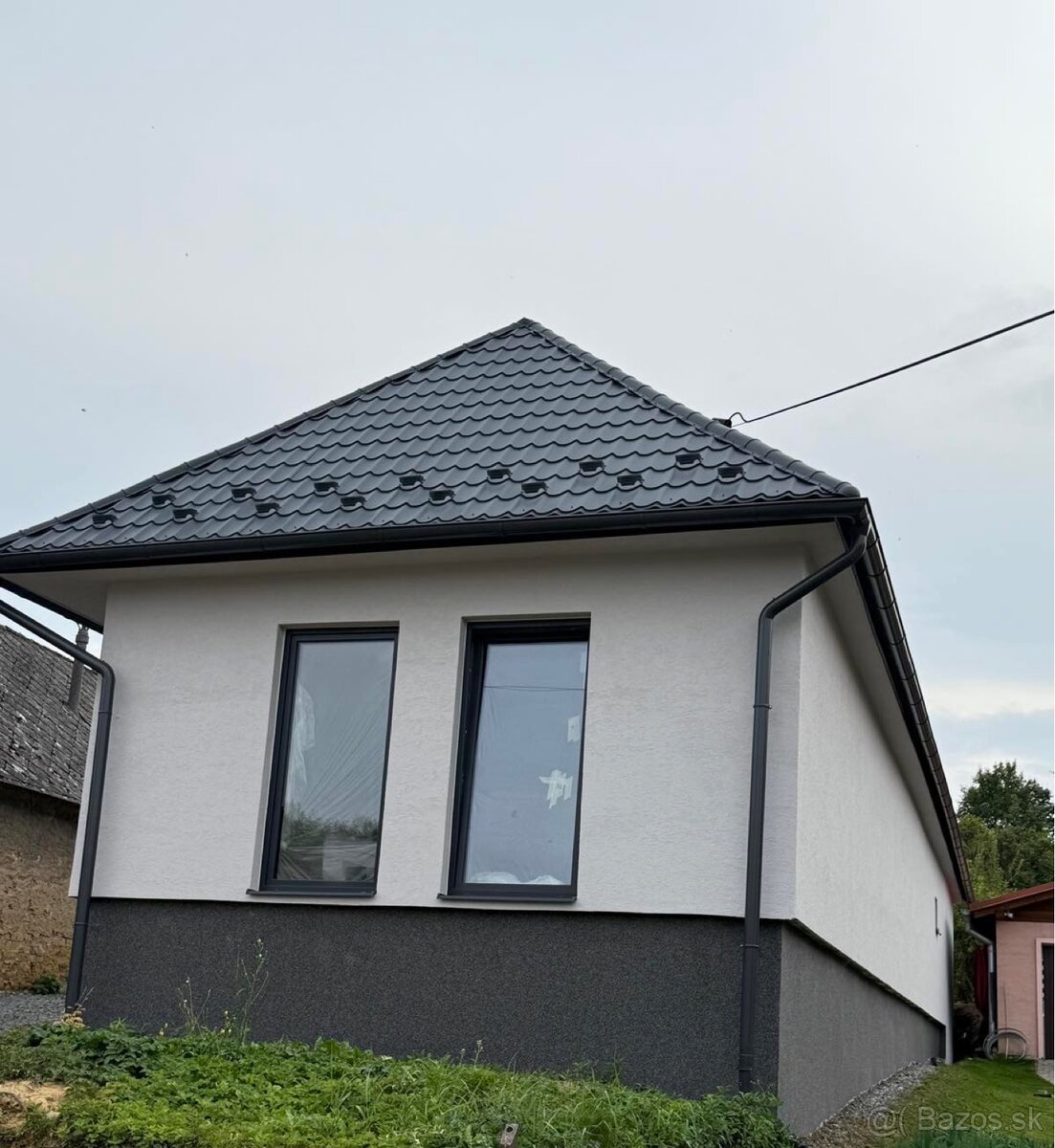 Rodinný dom s veľkým pozemkom a garážou v obci Medzany - 2