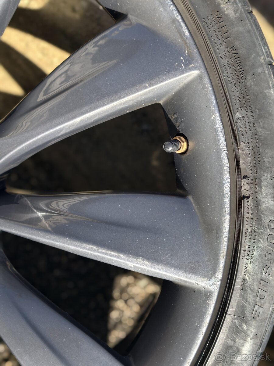 5x120 R21 originál tesla model S - 2