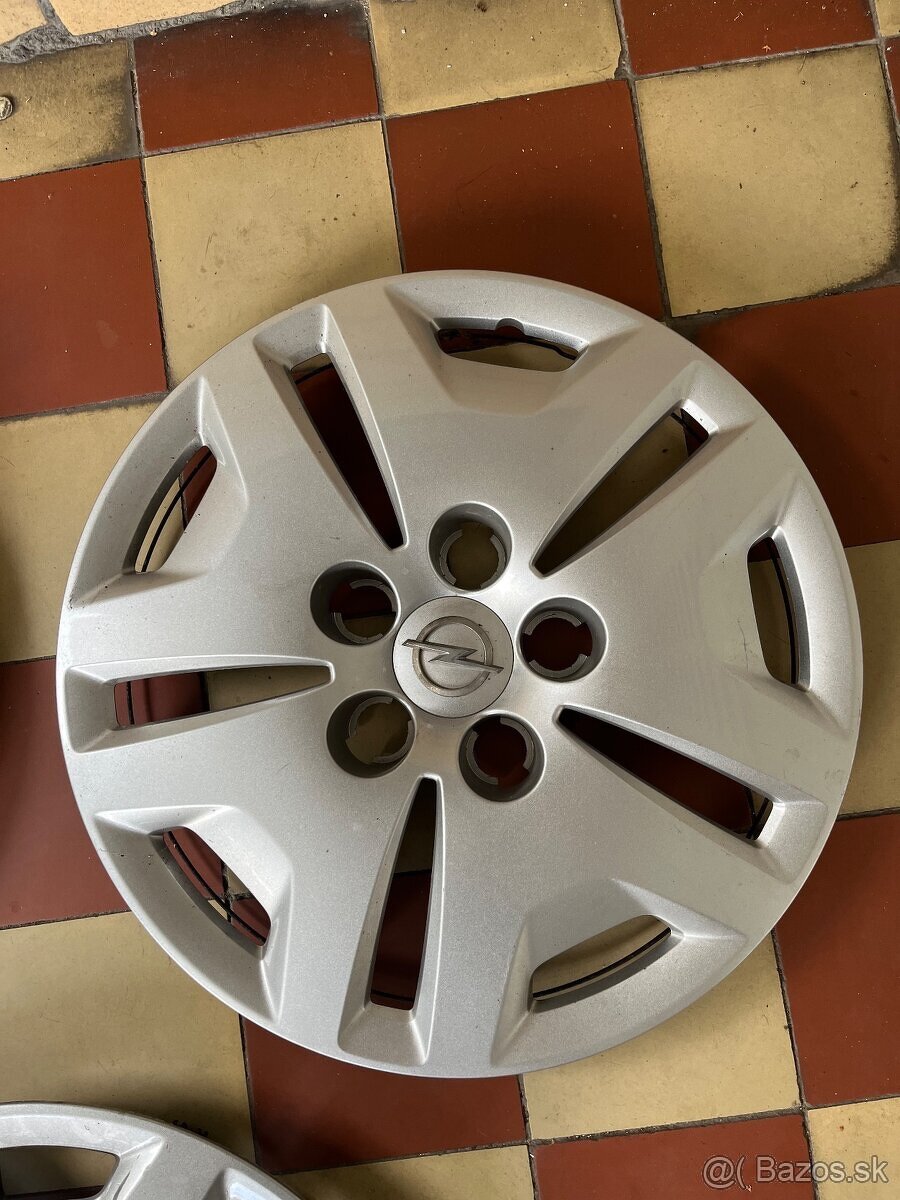 Opel puklice r16 3kusy - 2