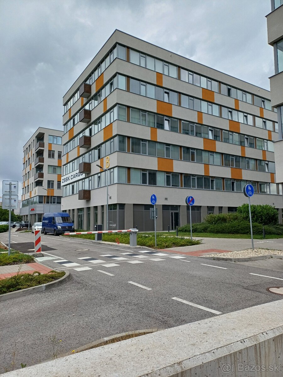 Prenájom parkovacie státie OMNIA Tomášikova 28 Ružinov - 2