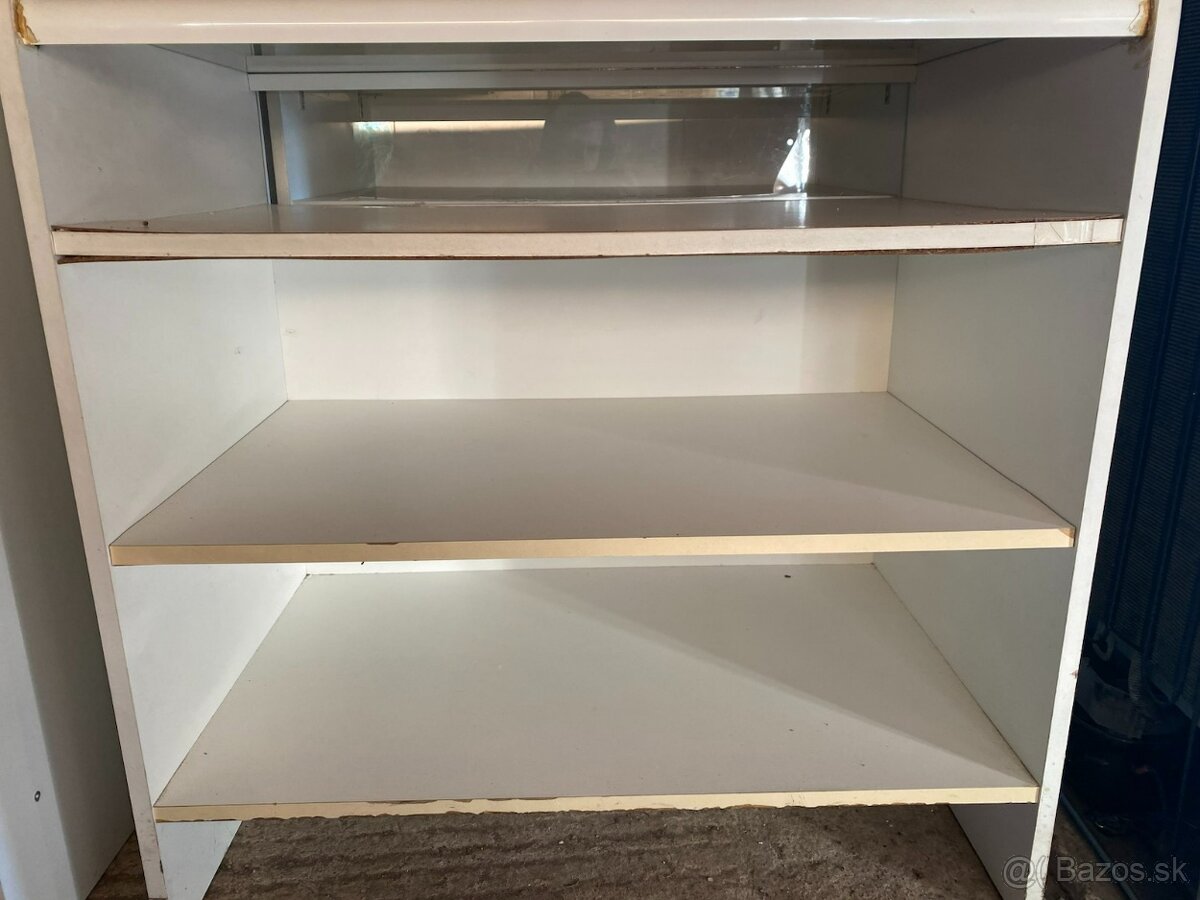 Predám obslužné predajné pulty do obchodu - 2