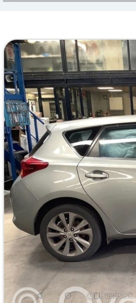 Blatník zadný Toyota auris 2 - 2