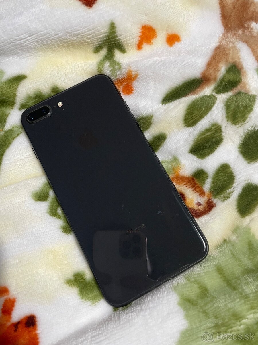 Apple iPhone 8 Plus – 64 GB – plne funkčný - 2