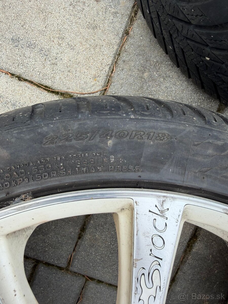 Renault 225/40 R18 - 2
