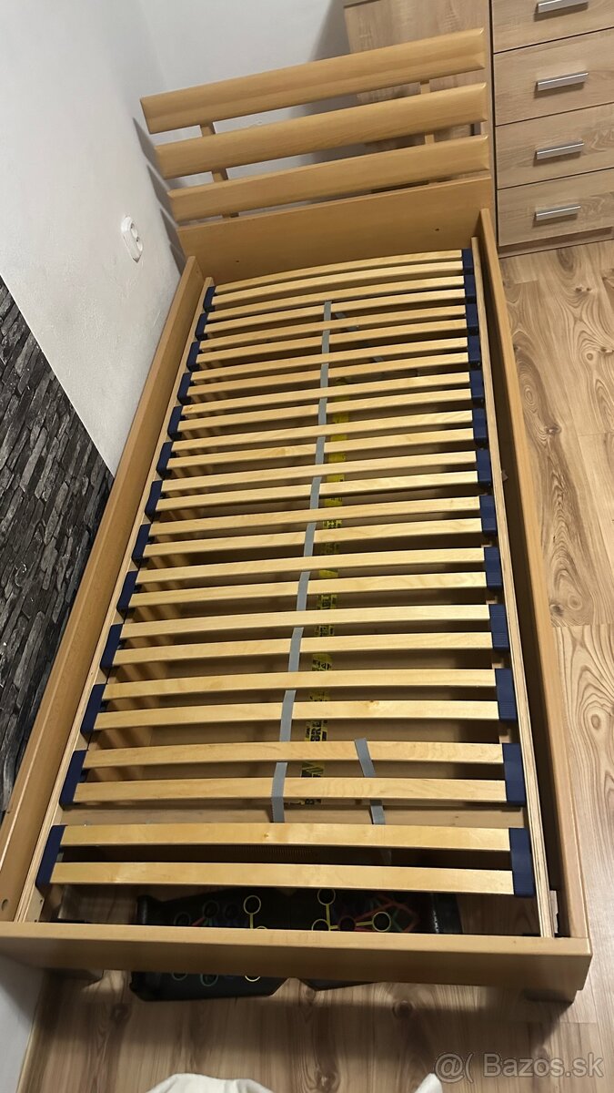 Predám jednolôžkovú posteľ s roštom - 2