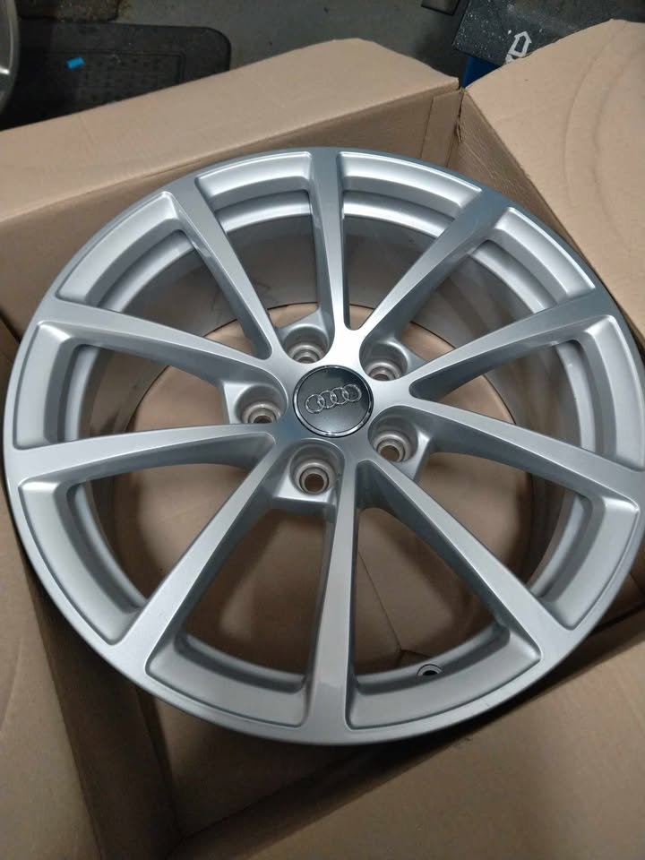 Alu AUDI R 17 originál + pneu. - 2