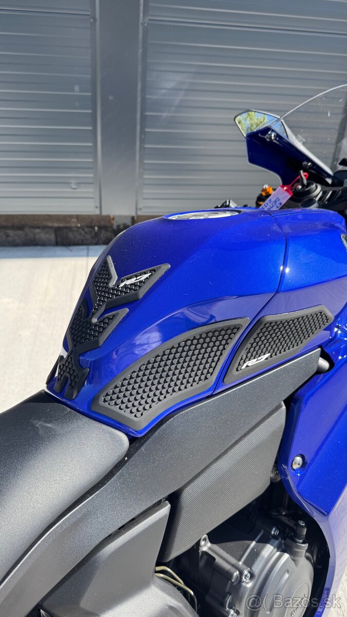 Yamaha R7 - 2