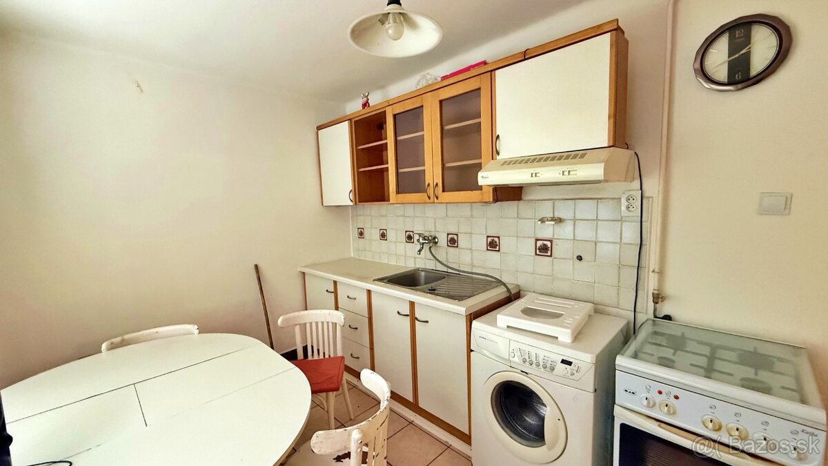 Na predaj 2 izb. byt v Komárne, ul. Vnútorná Okružná - 2