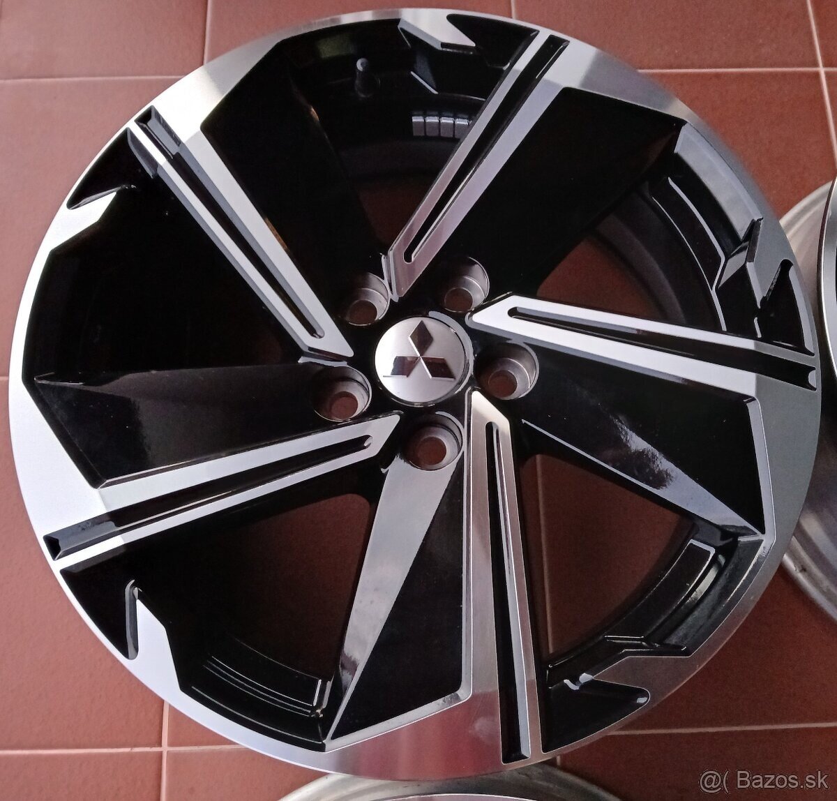 Predám nové originál disky MITSUBISHI R18. - 2