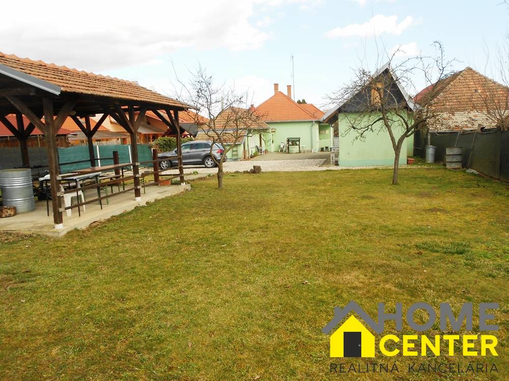 Na predaj :7 izbový rodinný dom - ubytovanie Podhájska , - 2