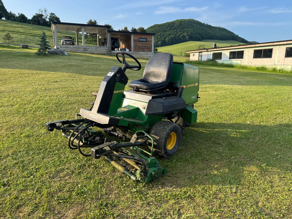 Kosačka John Deere 2243 - 2