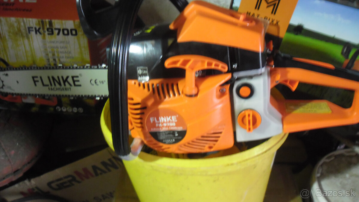 BENZíNOVá MOTOROVá PíLA - 2