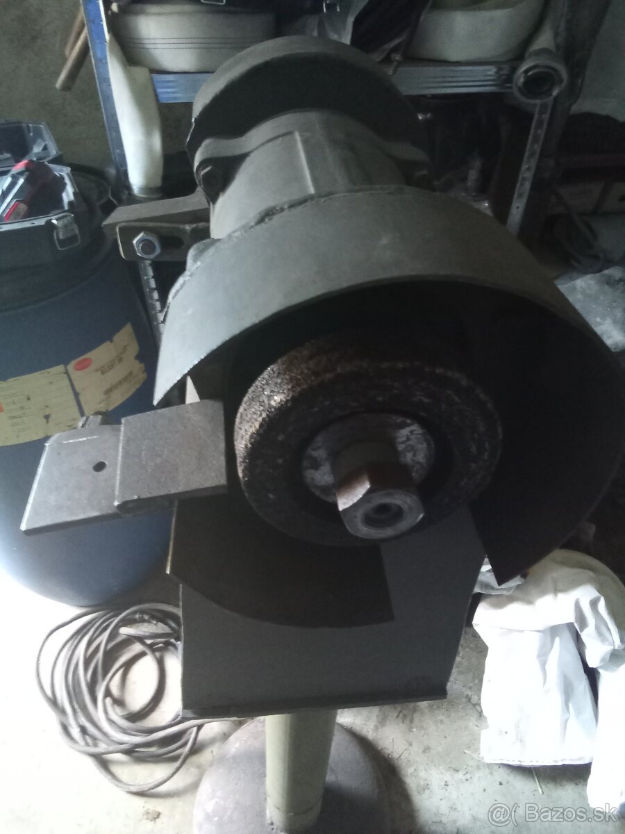 Dvojkotucova brúska - 2