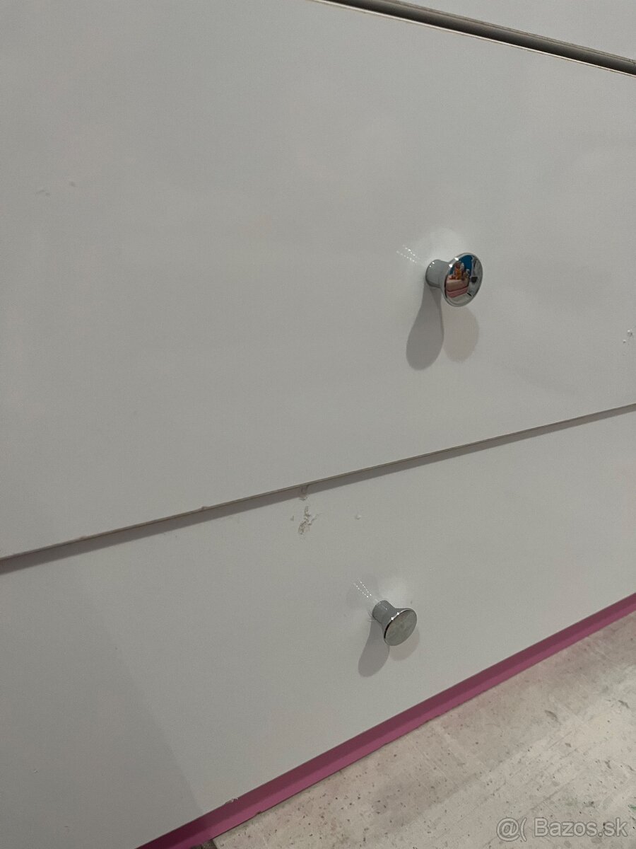 Dievčenská skriňa - 2