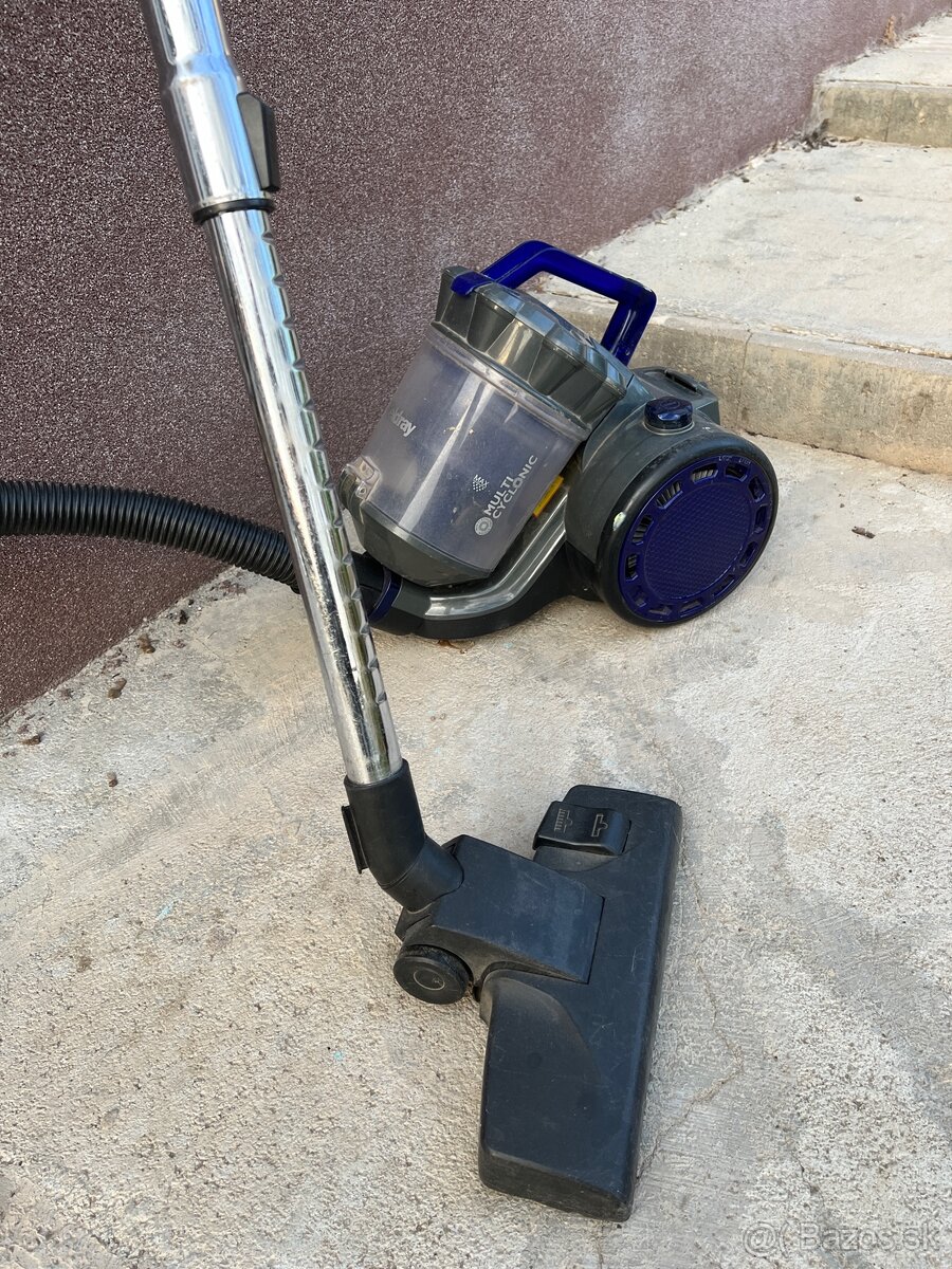 Vysávač – funkčný, lacno - 2