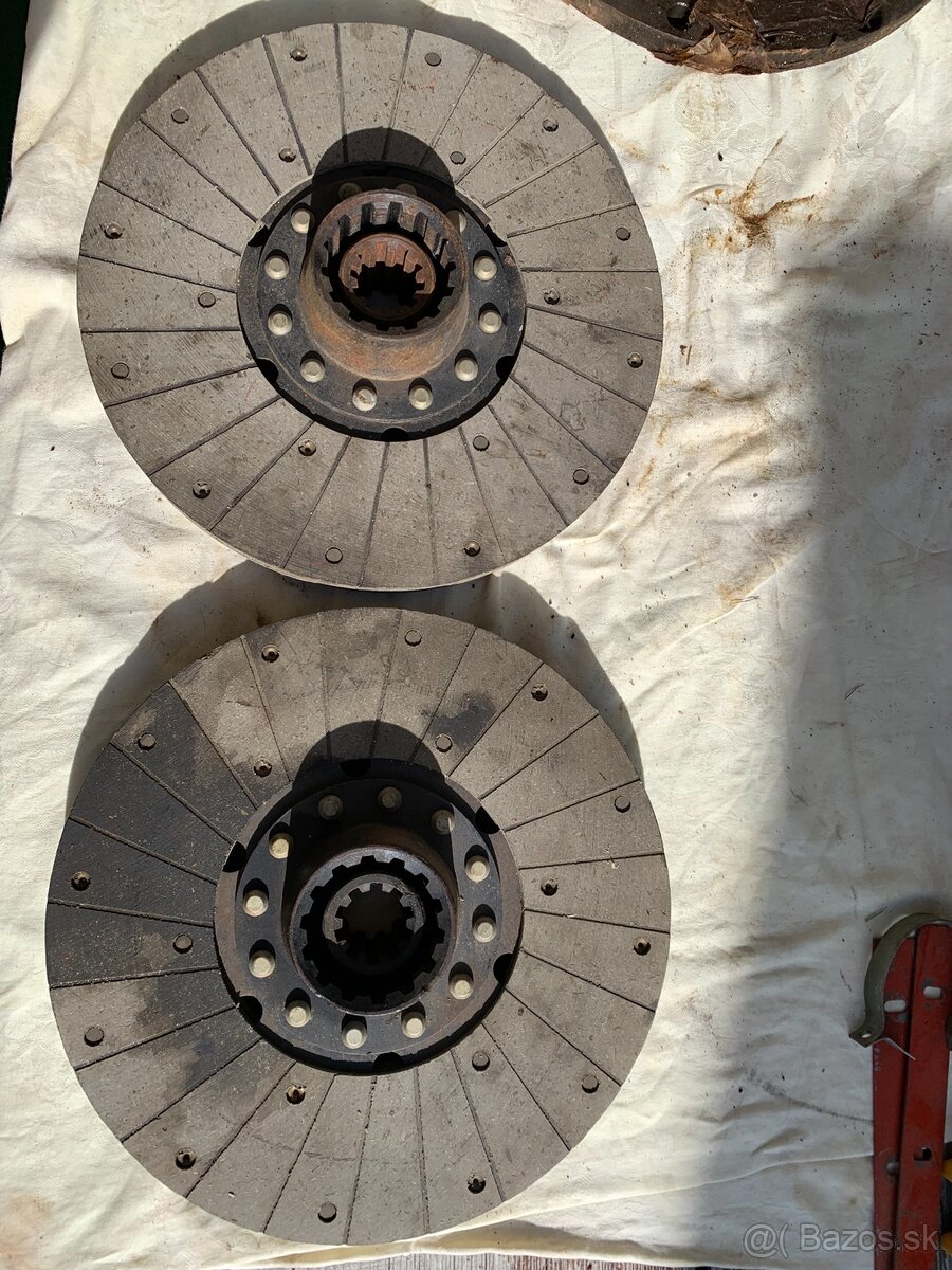 Diely traktorbager Belarus EO2621B3 - 2
