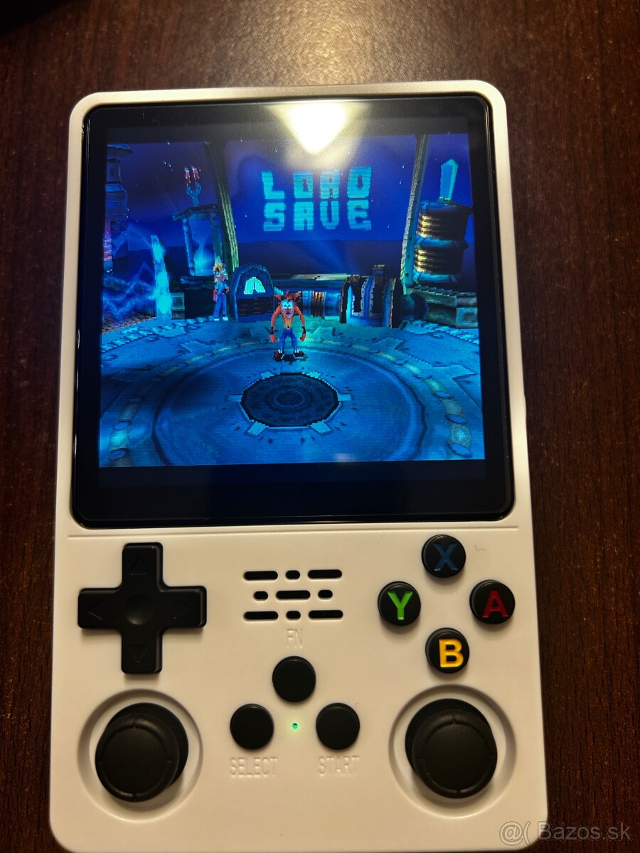 Predám novú retro hernú konzolu R36S plus - 64 GB - 2